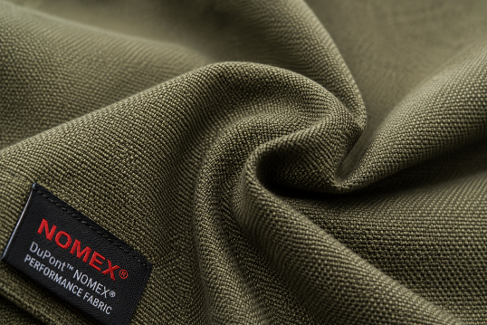 Protección para pilotos confeccionada con tela Nomex